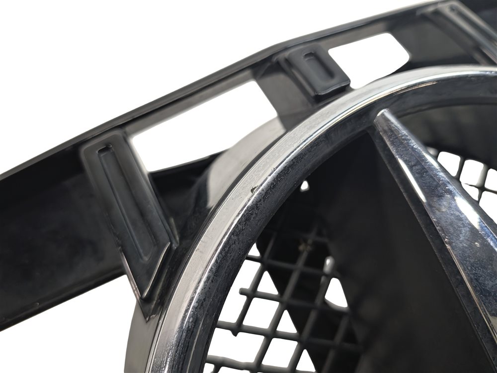 Thumbnail 11: 12-14 MERCEDES C CLASS W204 FRONT CENTER UPPER MAIN PRIMARY VENT GRILLE w/EMBLEM
