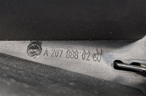 Thumbnail 8: 12-14 MERCEDES C CLASS W204 FRONT CENTER UPPER MAIN PRIMARY VENT GRILLE w/EMBLEM