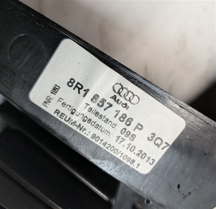 Thumbnail 6: 2014 AUDI Q5 (B8 8R) FRONT CENTER DASH INFORMATION DISPLAY SCREEN TRIM BEZEL