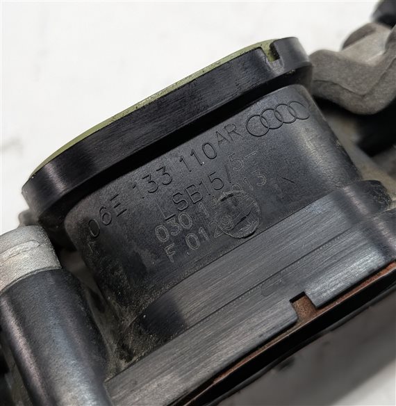 Thumbnail 5: 12-17 AUDI A6 A7 Q5 S5 SQ5 (C7 4G8 B8 8T 8R) RIGHT INTAKE MANIFOLD DIFFUSER RAIL