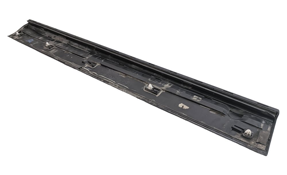 Thumbnail 3: 13-17 AUDI Q5 B8 8R FRONT RIGHT PASSENGER LOWER DOOR MOULDING TRIM PANEL (Black)
