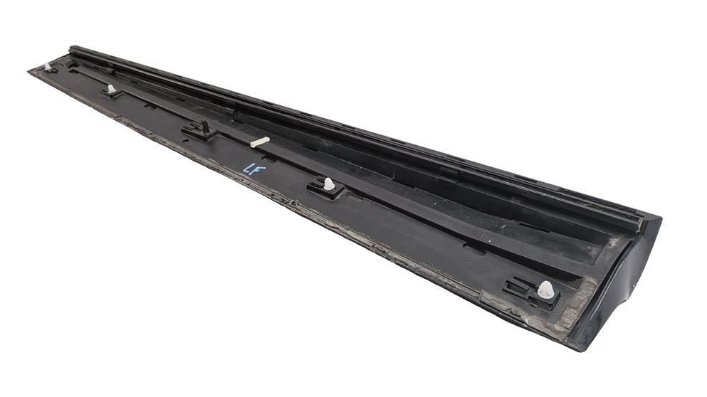 Thumbnail 3: 13-17 AUDI Q5 B8 8R FRONT LEFT DRIVER LOWER DOOR MOULDING TRIM PANEL (Black)