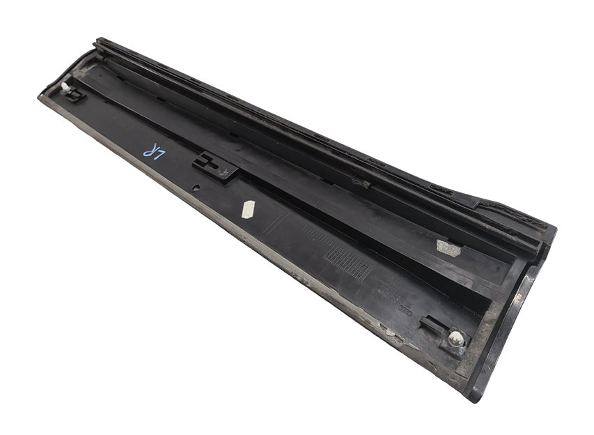 Thumbnail 3: 13-17 AUDI Q5 (B8 8R) REAR LEFT DOOR EXTERIOR LOWER MOULDING RUNNER TRIM (Black)