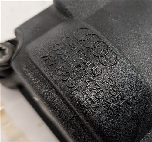 Thumbnail 6: 13-16 PORSCHE CAYENNE 958 3.0L DIESEL MCN.RB RIGHT PASSENGER ENGINE VALVE COVER