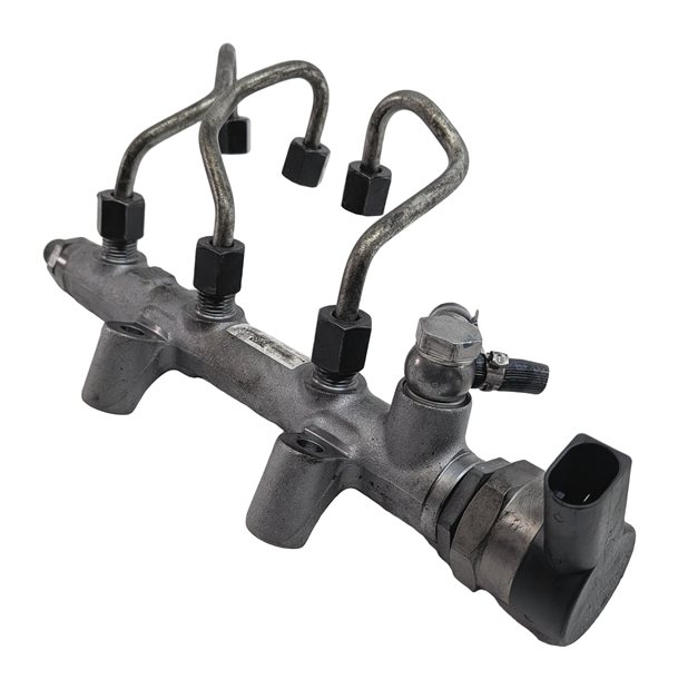 2014 PORSCHE CAYENNE (958) 3.0L MCB.RB RIGHT DIESEL FUEL INJECTOR RAIL w/ LINES