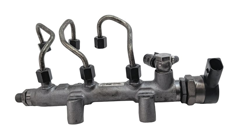 Thumbnail 2: 2014 PORSCHE CAYENNE (958) 3.0L MCB.RB RIGHT DIESEL FUEL INJECTOR RAIL w/ LINES