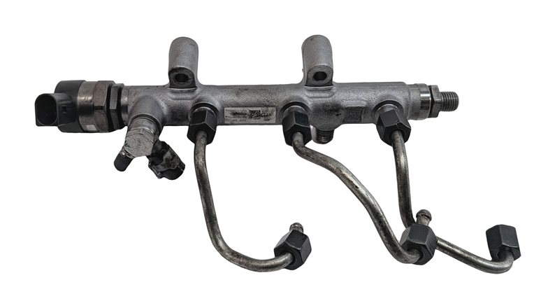 Thumbnail 4: 2014 PORSCHE CAYENNE (958) 3.0L MCB.RB RIGHT DIESEL FUEL INJECTOR RAIL w/ LINES