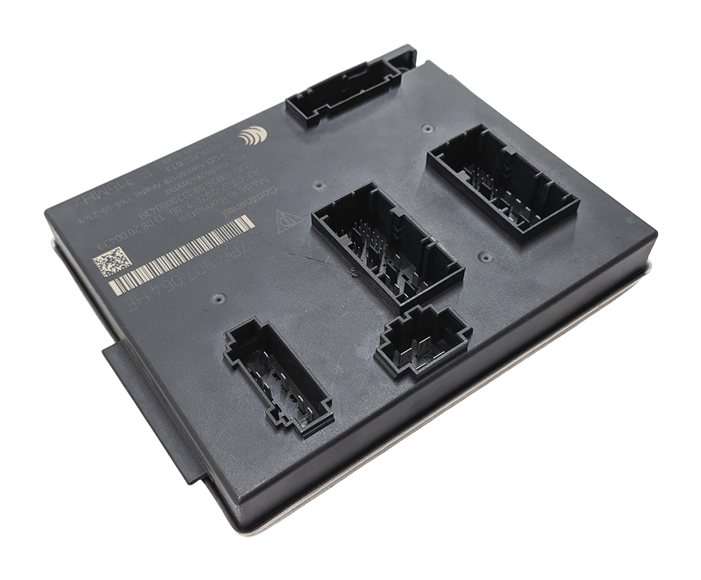 2013-2016 PORSCHE CAYENNE (958) LEFT FRONT BODY CONTROL MODULE BCM
