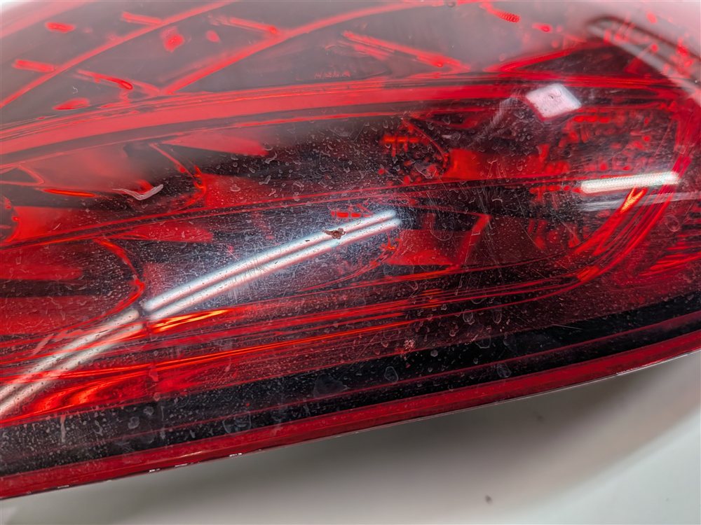 Thumbnail 7: 2011-2014 PORSCHE CAYENNE (958) RIGHT PASSENGER OUTER TAILLIGHT BRAKE LIGHT LAMP