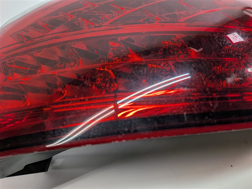 Thumbnail 8: 2011-2014 PORSCHE CAYENNE (958) RIGHT PASSENGER OUTER TAILLIGHT BRAKE LIGHT LAMP