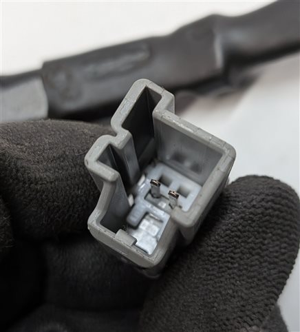 Thumbnail 6: 14-15 RANGE ROVER SPORT (L494) FRONT RIGHT PASSENGER SEATBELT BUCKLE RECEIVER