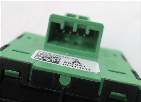 Thumbnail 5: 2015 RANGE ROVER SPORT (L494) REAR SEAT FOLD DOWN RELEASE SWITCH