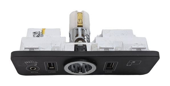 Thumbnail 3: 2015 RANGE ROVER SPORT (L494) USB AUX AUXILIARY 12V POWER OUTLET JACK PANEL