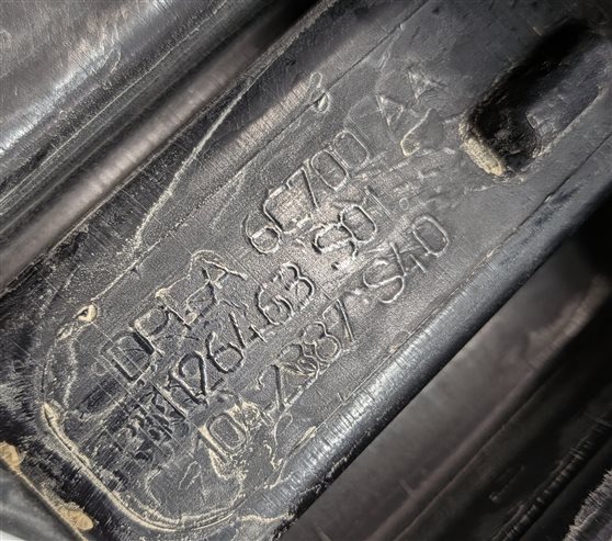 Thumbnail 8: 2015 RANGE ROVER SPORT (L494) 3.0L ENGINE AIR INTAKE RESONATOR DUCT ASSEMBLY