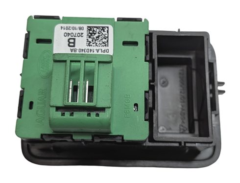 Thumbnail 4: 2015 RANGE ROVER SPORT (L494) REAR SEAT FOLD DOWN RELEASE SWITCH