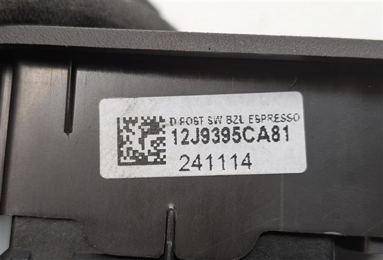 Thumbnail 7: 2015 RANGE ROVER SPORT (L494) REAR SEAT FOLD DOWN RELEASE SWITCH