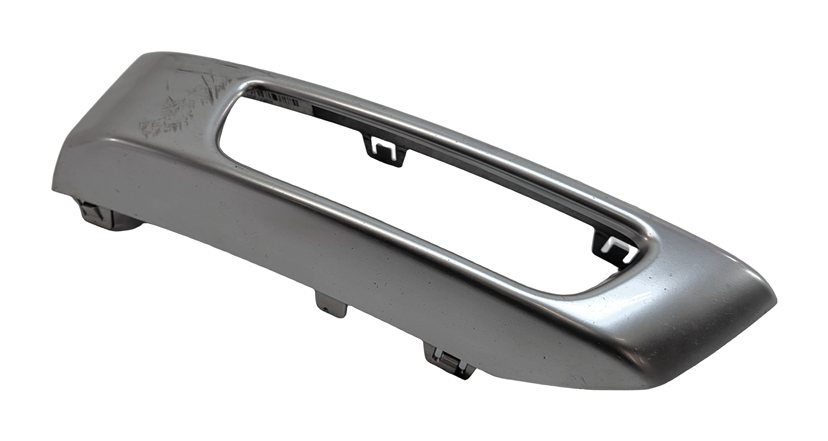 2015 RANGE ROVER SPORT (L494) FRONT RIGHT FOG LIGHT BEZEL TRIM SURROUND