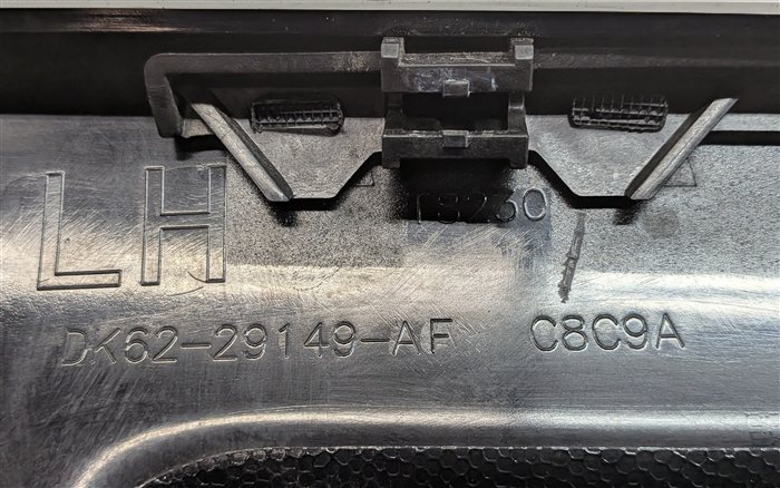Thumbnail 6: 2015 RANGE ROVER SPORT (L494) REAR LEFT QUARTER D-PILLAR MOLDING GLOSS BLACK