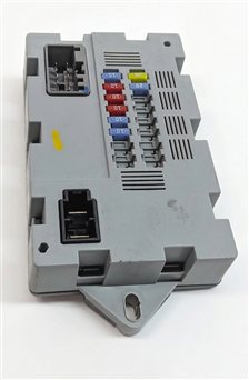 Thumbnail 2: 2015 RANGE ROVER SPORT (L494) 3.0L REAR CABIN SAM FUSE BOX RELAY CARRIER MODULE