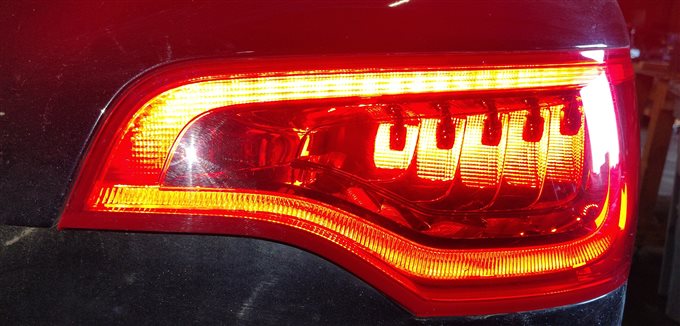 Thumbnail 2: 2010-2015 AUDI Q7 (4L) REAR RIGHT PASSENGER TAILLIGHT BRAKE LIGHT LAMP (LED)