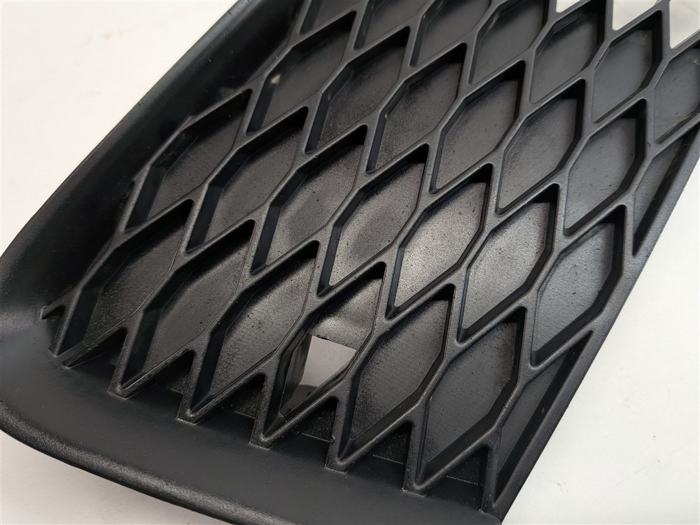 Thumbnail 8: 2014 AUDI Q7 (4L) FRONT LEFT & RIGHT UPPER BUMPER GRILLE TRIM SET/2 (S-LINE)