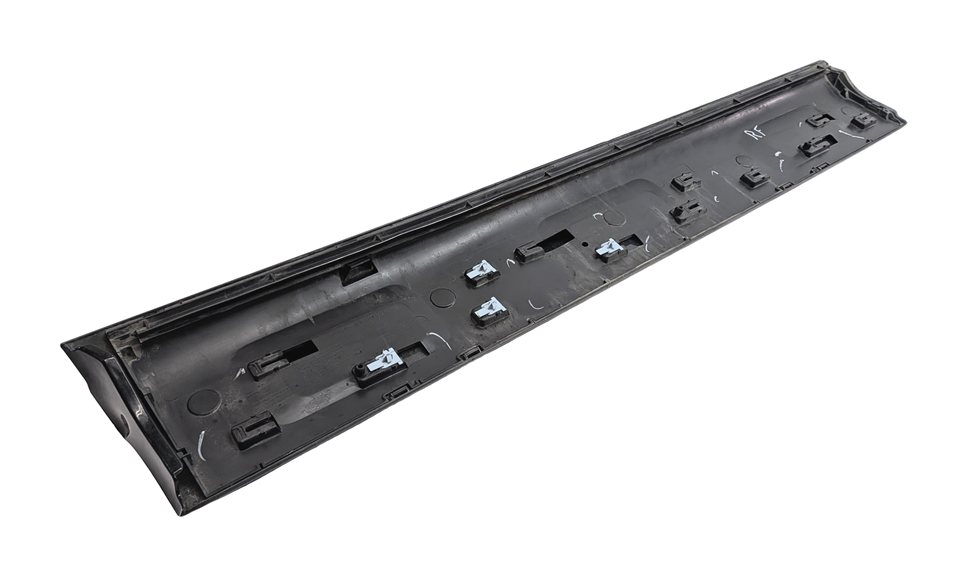 Thumbnail 3: 08-15 AUDI Q7 (4L) FRONT RIGHT PASSENGER LOWER DOOR TRIM MOULDING S LINE (Black)