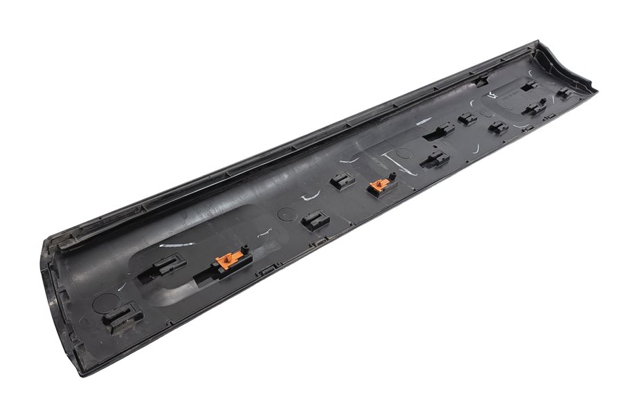 Thumbnail 3: 08-15 AUDI Q7 (4L) FRONT LEFT DRIVER LOWER DOOR TRIM MOULDING w/ S LINE (Black)