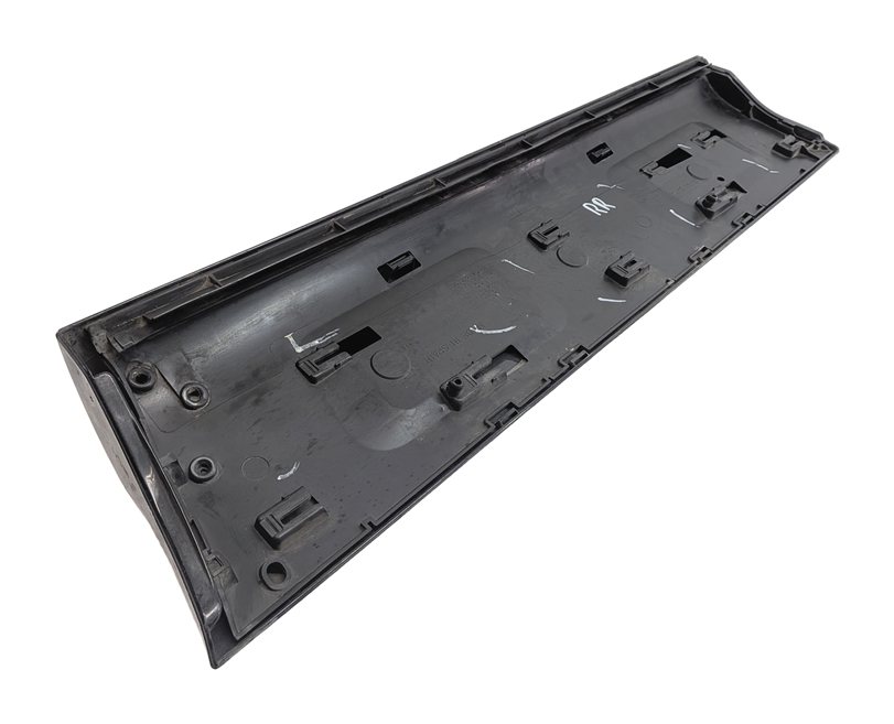 Thumbnail 3: 08-15 AUDI Q7 (4L) REAR RIGHT LOWER DOOR TRIM MOULDING w/ S LINE (Black)
