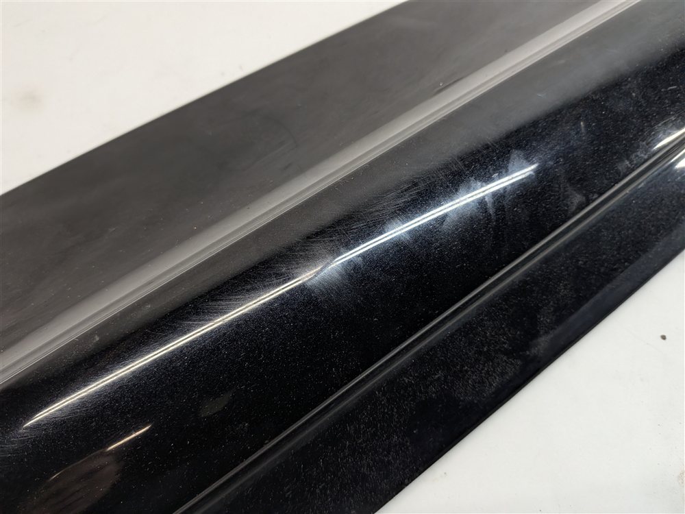 Thumbnail 7: 08-15 AUDI Q7 (4L) REAR RIGHT LOWER DOOR TRIM MOULDING w/ S LINE (Black)