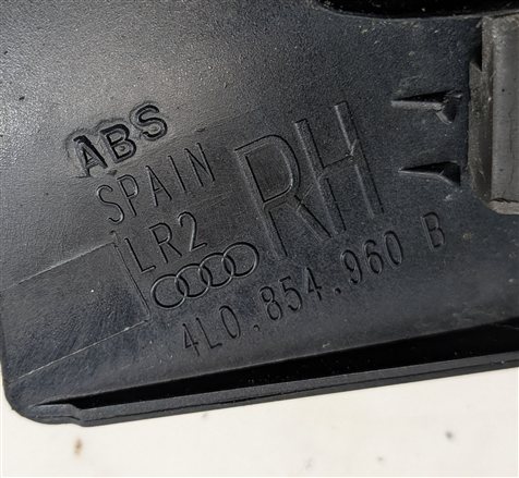 Thumbnail 6: 2014 AUDI Q7 PRESTIGE (4L) FRONT RIGHT PASSENGER LOWER FENDER MOULDING TRIM CAP