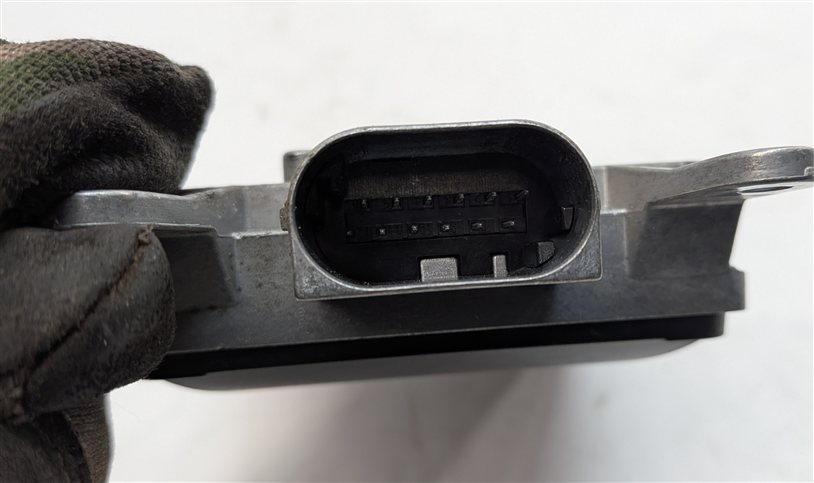 Thumbnail 5: 2013-2020 AUDI Q7 (4L 4M) REAR RIGHT LANE DEPARTURE BLIND SPOT MODULE (MASTER)
