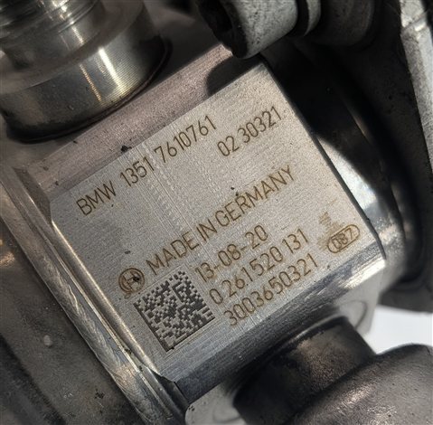 Thumbnail 6: 2014 BMW X3 (F25) 3.0L (N55) ENGINE HIGH PRESSURE FUEL PUMP w/ VACUUM PUMP