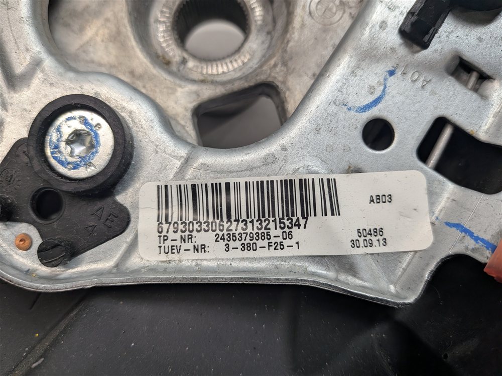 Thumbnail 6: 2011-2018 X3 X4 F25 F26 DRIVER SPORT STEERING WHEEL (Black)