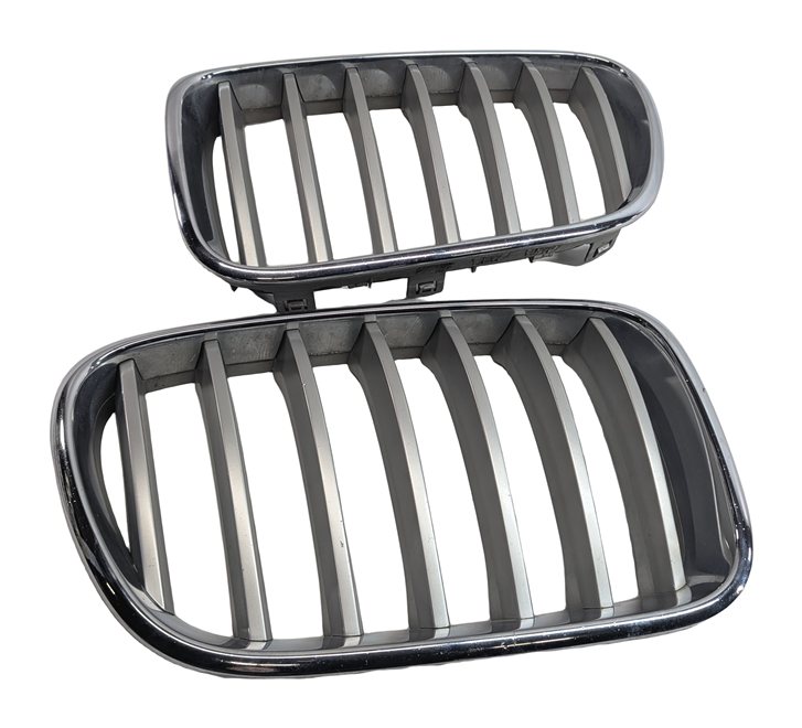Thumbnail 2: 2013-2017 BMW X3 (F25) FRONT LEFT & RIGHT HOOD VENT TRIM GRILLE SET/2