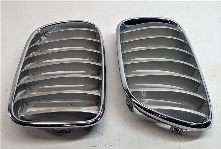 Thumbnail 4: 2013-2017 BMW X3 (F25) FRONT LEFT & RIGHT HOOD VENT TRIM GRILLE SET/2