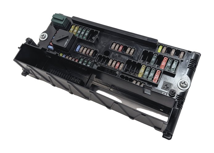 Thumbnail 4: 2014 BMW X3 (F25) 3.0L FRONT POWER DISTRIBUTION FUSE BOX RELAY CARRIER