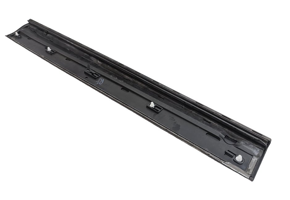 Thumbnail 4: 13-17 AUDI Q5 B8 8R FRONT RIGHT PASSENGER LOWER DOOR MOULDING TRIM PANEL (Black)