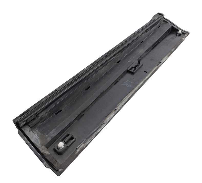 Thumbnail 3: 13-17 AUDI Q5 (B8 8R) REAR LEFT DOOR EXTERIOR LOWER MOULDING RUNNER TRIM (Black)