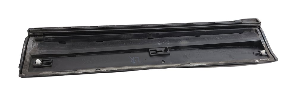 Thumbnail 4: 13-17 AUDI Q5 (B8 8R) REAR LEFT DOOR EXTERIOR LOWER MOULDING RUNNER TRIM (Black)