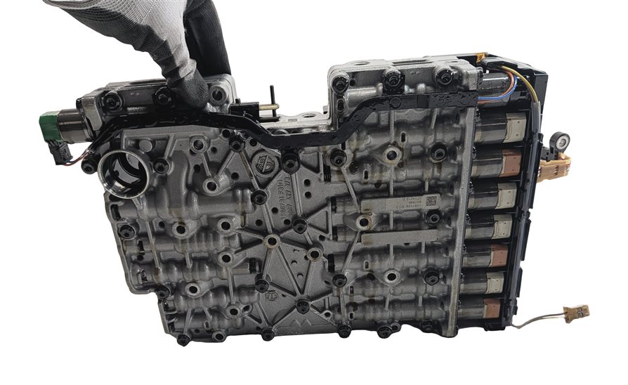 Thumbnail 11: 13-19 BMW 550i 650i 750i (F01 F02 F10) 8HP70 TRANSMISSION VALVE BODY MECHATRONIC