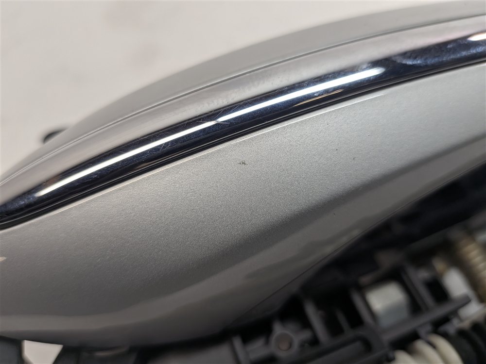 Thumbnail 6: 2009-2018 BMW 5 7 SERIES (F01 F02 F10) FRONT RIGHT COMFORT DOOR HANDLE (Silver)
