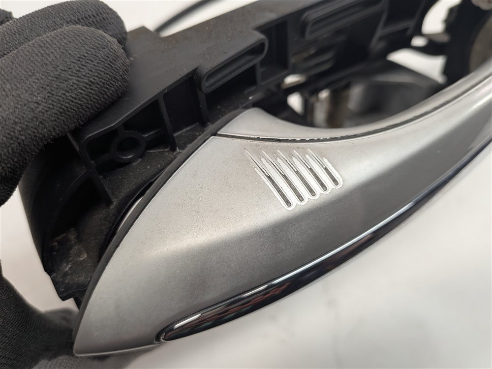 Thumbnail 8: 2009-2018 BMW 5 7 SERIES (F01 F02 F10) FRONT RIGHT COMFORT DOOR HANDLE (Silver)