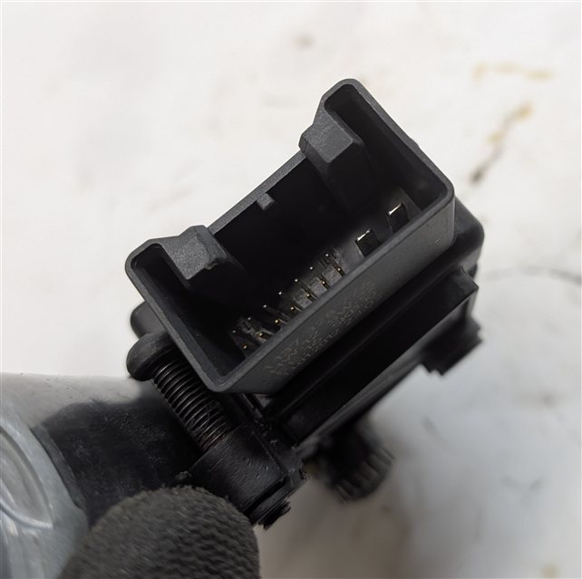 Thumbnail 6: 2007-2014 AUDI Q7 (4L) PANORAMIC SUNROOF MOTOR SUN ROOF MOTOR SUNSHADE MOTOR