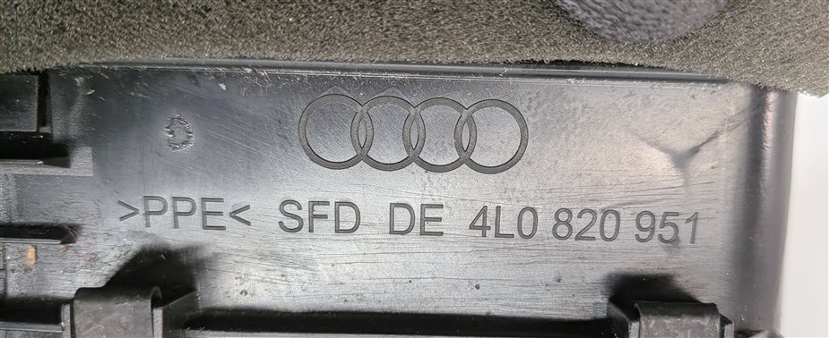 Thumbnail 10: 2012 AUDI Q7 (4L) FRONT CENTER DASH HEAT AIR AC VENT w/ HAZARD ESP (Black)
