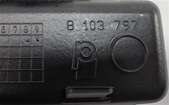 Thumbnail 7: 2012 AUDI Q7 (4L) REAR CENTER CONSOLE STORAGE BIN w/ SEAT HEATING SWITCH PANEL