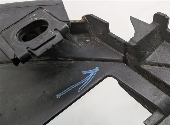 Thumbnail 10: 2012 AUDI Q7 (4L) FRONT RIGHT PASSENGER HEADLIGHT MOUNT BRACKET
