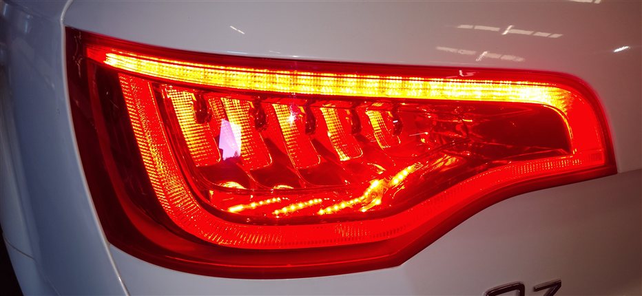 Thumbnail 2: 2010-2015 AUDI Q7 (4L) REAR LEFT DRIVER TAILLIGHT BRAKE LIGHT LAMP (LED)