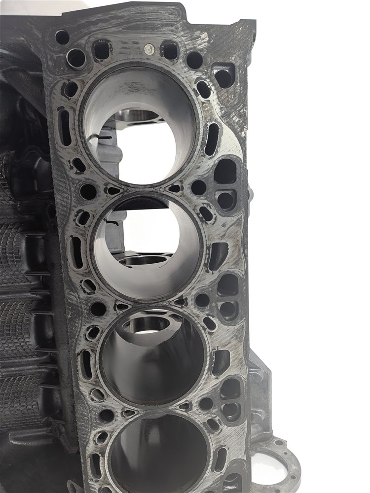 Thumbnail 7: 2013-2019 BMW 550i 650i 750i X5 X6 - 4.4L N63 TWIN TURBO ENGINE CYLINDER BLOCK
