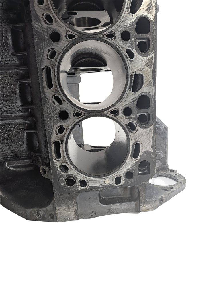 Thumbnail 8: 2013-2019 BMW 550i 650i 750i X5 X6 - 4.4L N63 TWIN TURBO ENGINE CYLINDER BLOCK