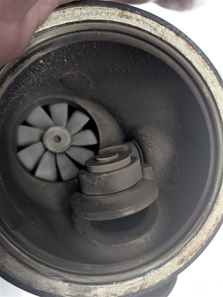 Thumbnail 7: 2013-2019 BMW 550i 550iGT 650i 750i X5 X6 4.4L N63 ENGINE RIGHT TURBOCHARGER